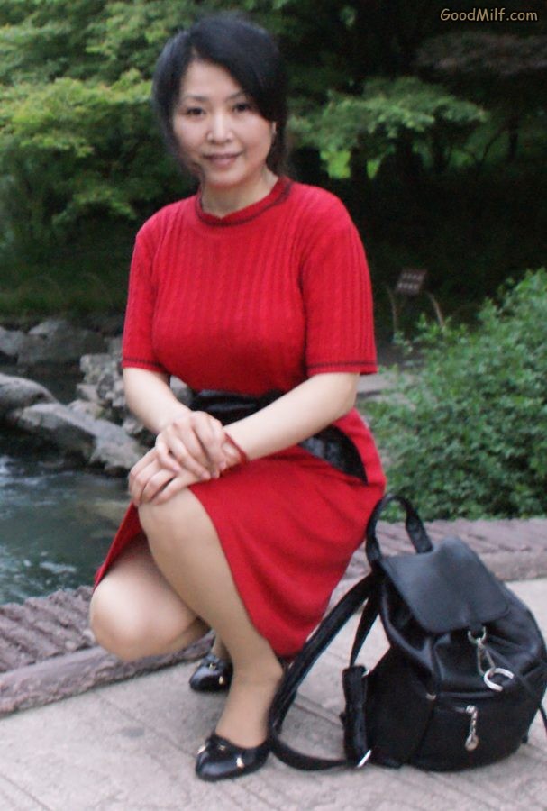 山阿姨穿上肉丝袜到景区游览[第5张/共9张]