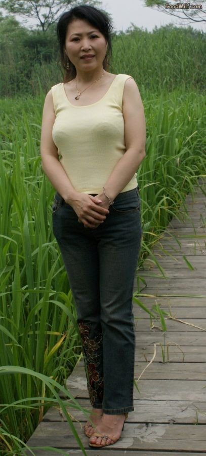 山阿姨上身丰满秀高跟美足[第5张/共5张]