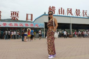 去山东出差负责招待的大姐