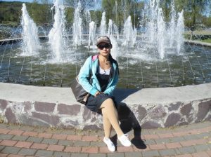 在公司做文员的同事在单位经常穿黑丝