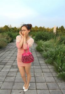 肉丝高跟外表清纯的小姐姐