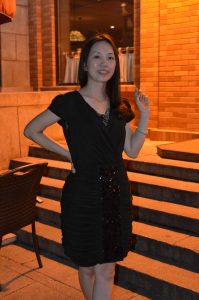 【小小嫂子摄影】黑夜里拍嫂子的高跟白腿