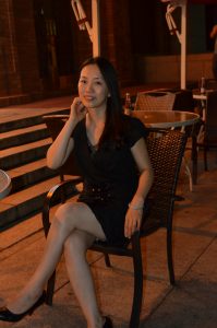 【小小嫂子摄影】黑夜里拍嫂子的高跟白腿