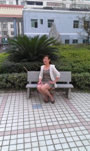 一位小学教师的高跟丝袜生活照片