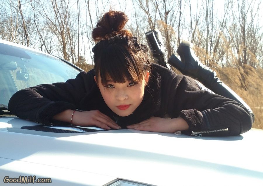 哈弗车主老婆的长靴子美腿[第13张/共26张]