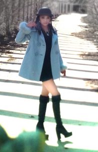 哈弗车主老婆的长靴子美腿