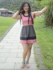 高个子美腿大姐在家拍照每天换个新造型