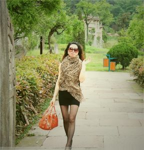 雨阿姨和闺蜜的黑丝