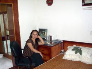 在家里秀脚的阿姨