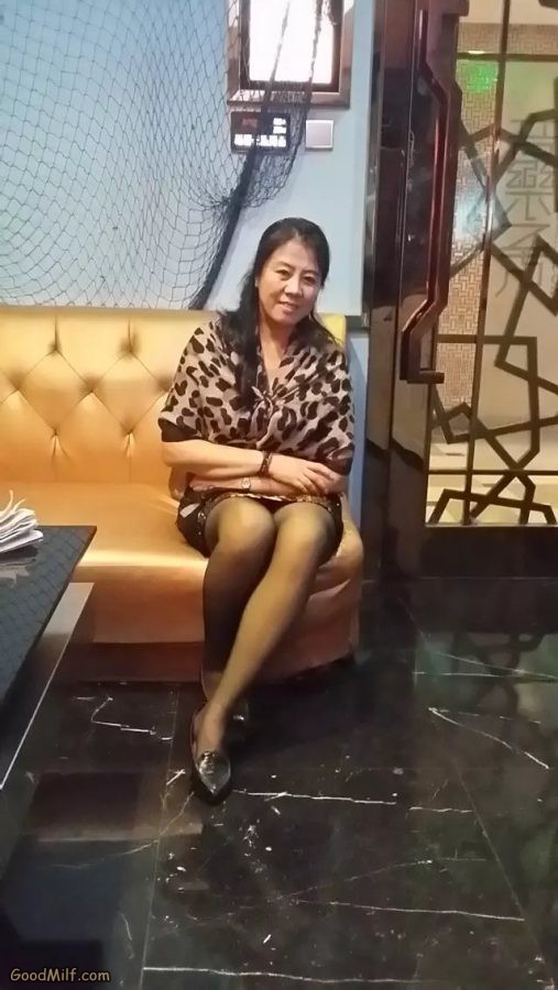 一帆风顺阿姨黑丝肥腿有感觉3[第1张/共10张]