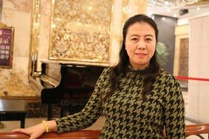 一帆风顺阿姨黑丝肥腿有感觉3