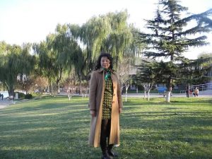 一帆风顺阿姨冬日里大衣裤袜