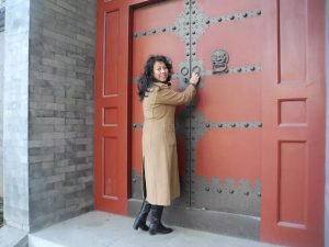 一帆风顺阿姨冬日里大衣裤袜