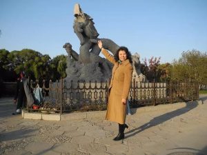 一帆风顺阿姨冬日里大衣裤袜