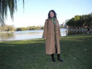 一帆风顺阿姨冬日里大衣裤袜