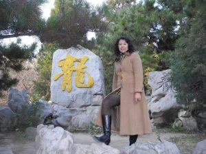 一帆风顺阿姨冬日里大衣裤袜