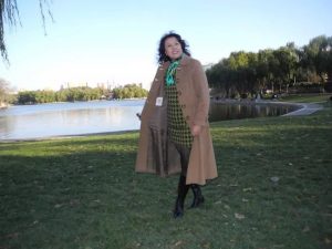 一帆风顺阿姨冬日里大衣裤袜