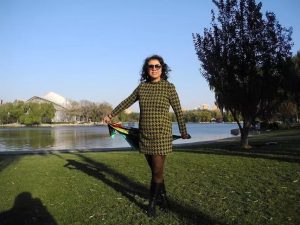 一帆风顺阿姨冬日里大衣裤袜