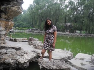 一帆风顺阿姨公园秀腿