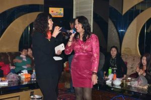 一帆风顺阿姨KTV里黑丝裤袜