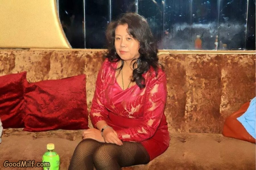 一帆风顺阿姨KTV里黑丝裤袜[第2张/共16张]