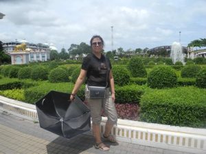 一帆风顺阿姨骚脚丫子泰国游