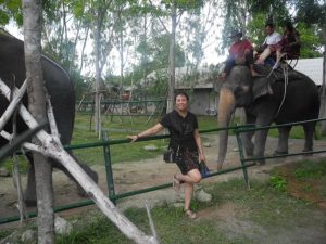 一帆风顺阿姨骚脚丫子泰国游