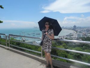 一帆风顺阿姨骚脚丫子泰国游