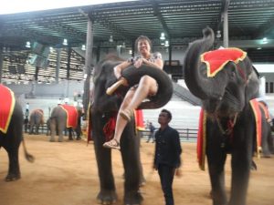 一帆风顺阿姨骚脚丫子泰国游