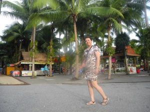 一帆风顺阿姨骚脚丫子泰国游