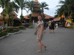 一帆风顺阿姨骚脚丫子泰国游