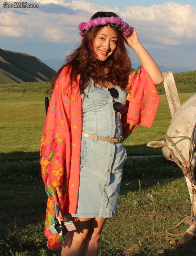 宝宝姐去草原旅行喜欢她的白腿[第6张/共8张]