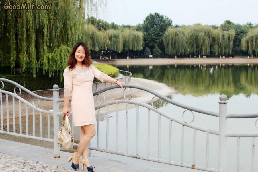 美女宝宝姐短裙高跟美腿[第1张/共5张]