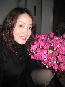 一个气质的美女宝宝姐在KTV里黑丝裤袜