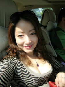 气质宝宝姐领口开的好低