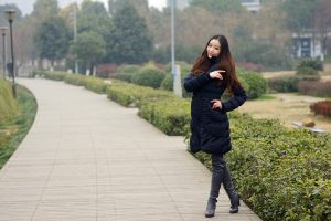 大哥的女人皮靴红丝网袜