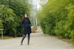 大哥的女人皮靴红丝网袜