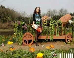 时尚迷人的黑丝女,爱打扮爱旅行