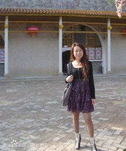 陌陌上认识的美丽姐姐,欣赏她的美腿