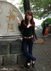 陌陌上认识的美丽姐姐,欣赏她的美腿