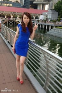 陌陌上认识的美丽姐姐,欣赏她的美腿