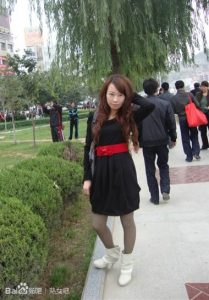 陌陌上认识的美丽姐姐,欣赏她的美腿