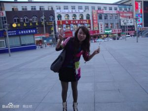 陌陌上认识的美丽姐姐,欣赏她的美腿