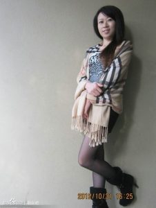 陌陌上认识的美丽姐姐,欣赏她的美腿