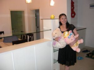 以前单位的会计大姐在家拍的美腿照片