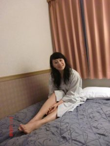 熟女历史老师日本旅行宾馆秀足