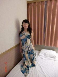 熟女历史老师日本旅行宾馆秀足