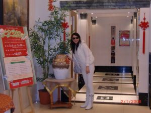 熟女历史老师日本旅行宾馆秀足