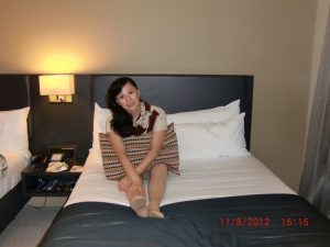 最喜欢的一位熟女老师在澳洲旅行时的丝足