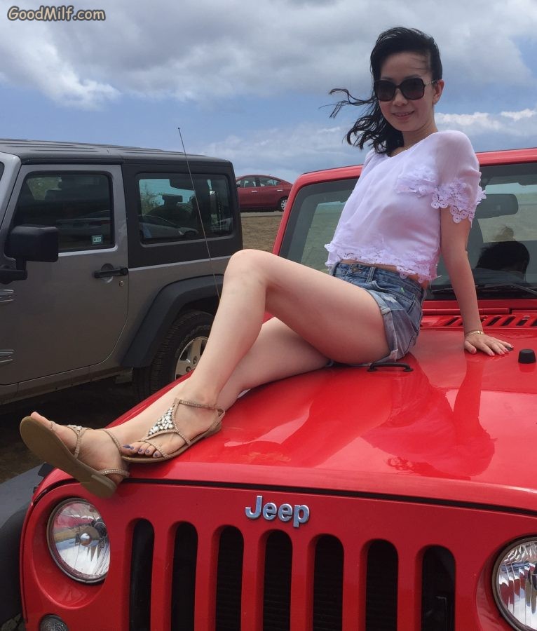 美腿姐姐开吉普牧马人自驾游[第1张/共5张]